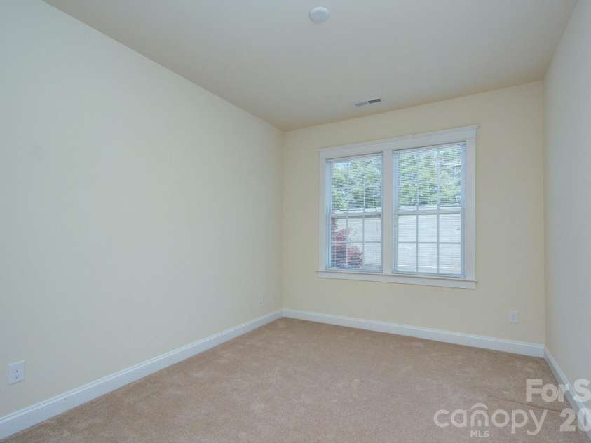 1023 White Point Drive, Huntersville, NC 28078.  MLS# CAR4380132, YatesRealty ID 26513. 