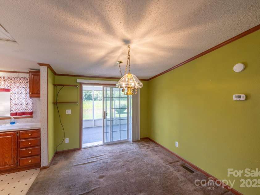 408 Riverwind Drive, Hendersonville, NC 28739.  MLS# CAR4268299, YatesRealty ID 26513. 