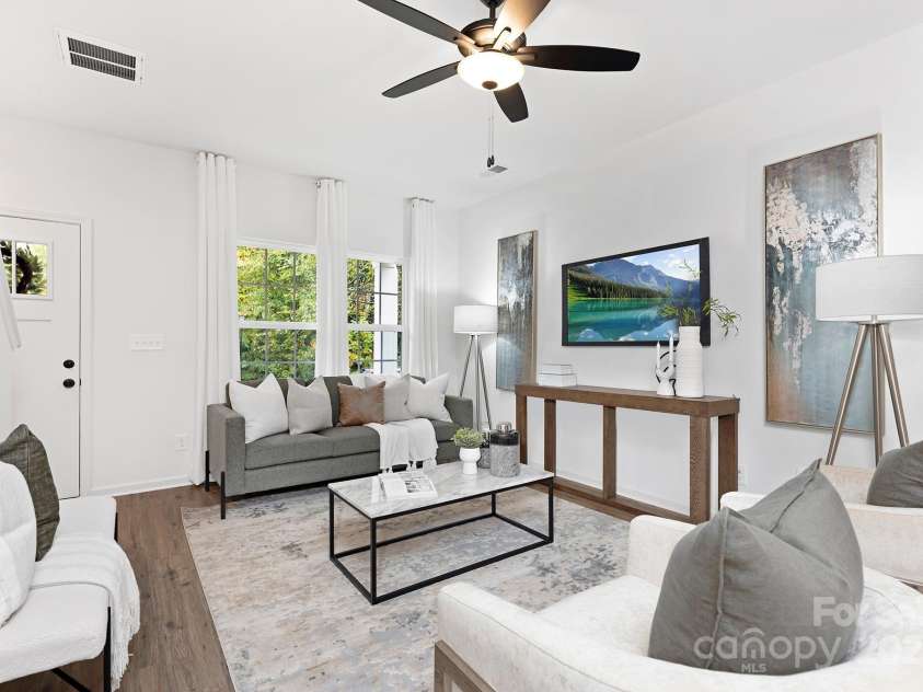 6227 Rockwell Boulevard, Charlotte, NC 28269.  MLS# CAR4279110, YatesRealty ID 26515. Representation