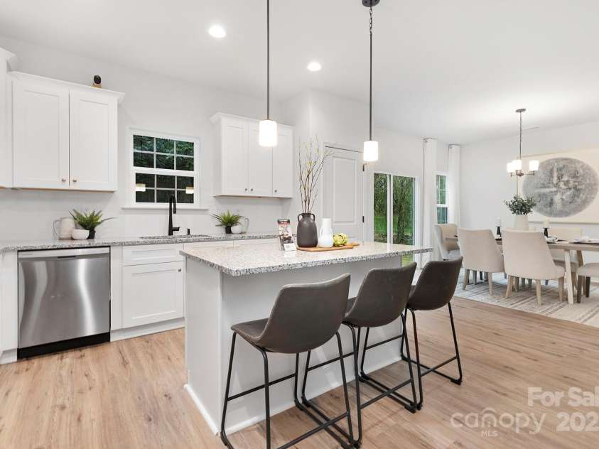 6227 Rockwell Boulevard, Charlotte, NC 28269.  MLS# CAR4279110, YatesRealty ID 26515. Representation