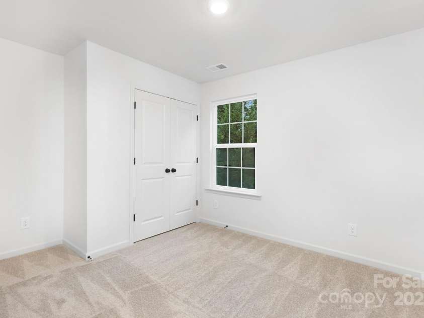6227 Rockwell Boulevard, Charlotte, NC 28269.  MLS# CAR4279110, YatesRealty ID 26515. Representation
