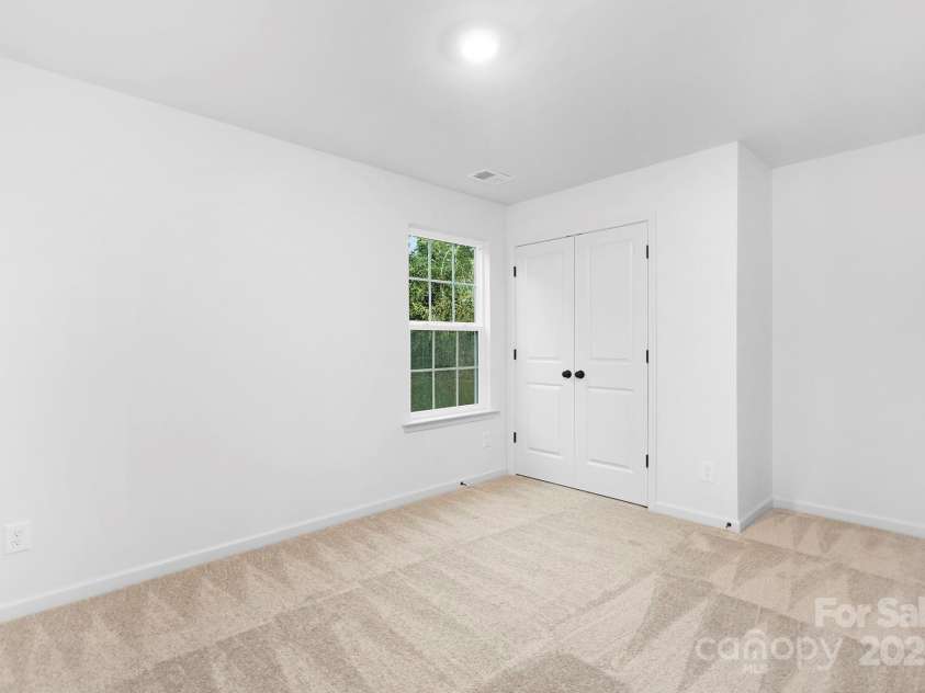 6227 Rockwell Boulevard, Charlotte, NC 28269.  MLS# CAR4279110, YatesRealty ID 26515. Representation