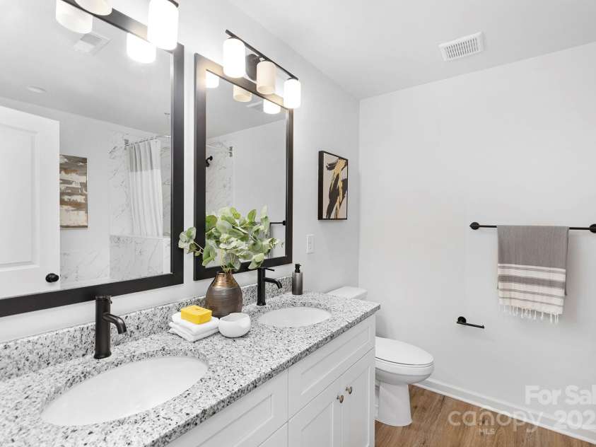 6227 Rockwell Boulevard, Charlotte, NC 28269.  MLS# CAR4279110, YatesRealty ID 26515. Representation