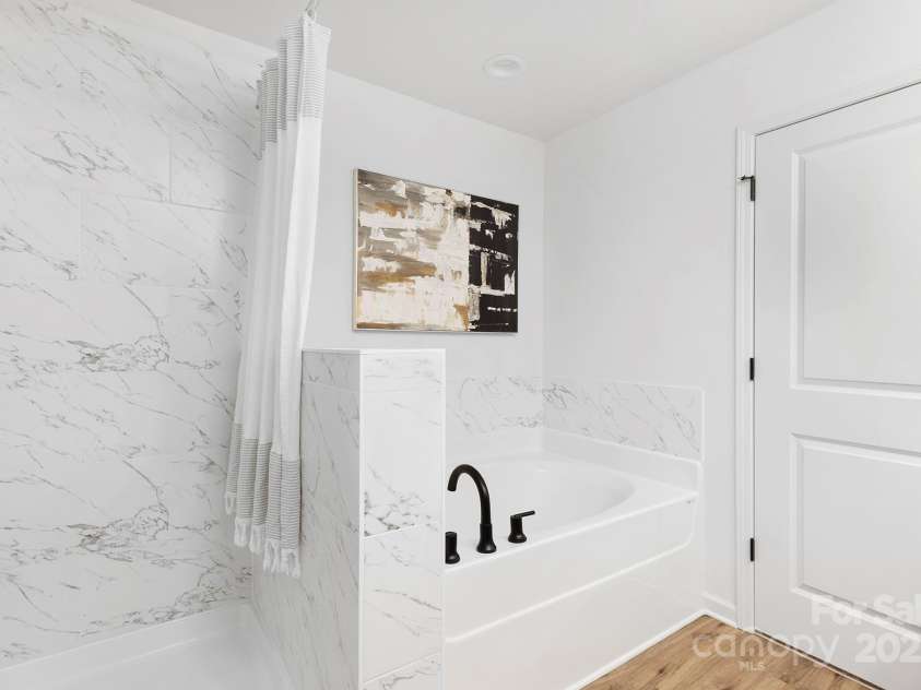 6227 Rockwell Boulevard, Charlotte, NC 28269.  MLS# CAR4279110, YatesRealty ID 26515. Representation