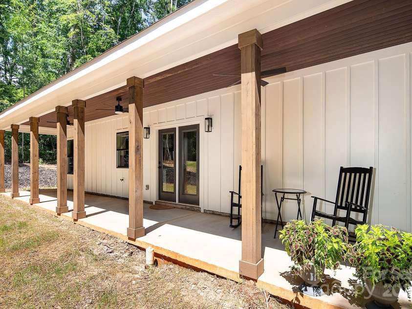 676 Chapel Hill Drive, Troy, NC 27371.  MLS# CAR4242264, YatesRealty ID 26516. 