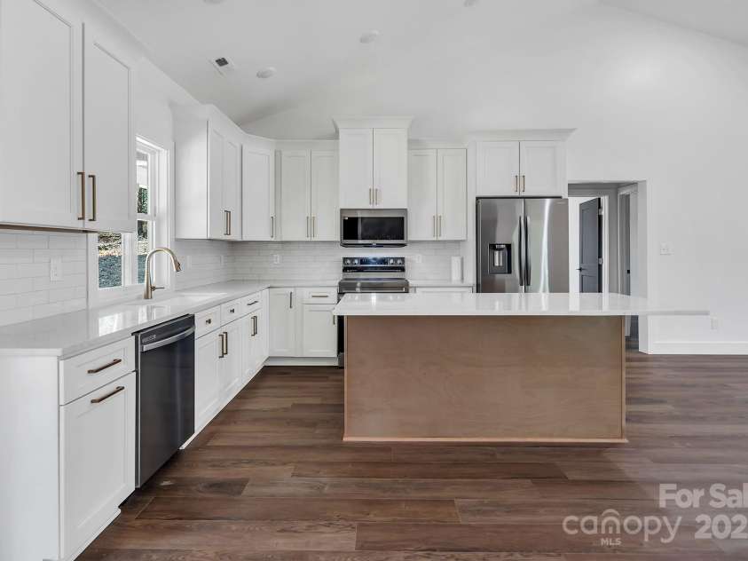 676 Chapel Hill Drive, Troy, NC 27371.  MLS# CAR4242264, YatesRealty ID 26516. 