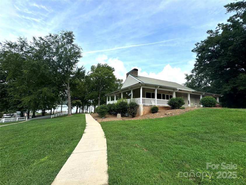 676 Chapel Hill Drive, Troy, NC 27371.  MLS# CAR4242264, YatesRealty ID 26516. 