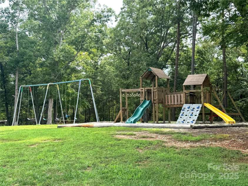 676 Chapel Hill Drive, Troy, NC 27371.  MLS# CAR4242264, YatesRealty ID 26516. 