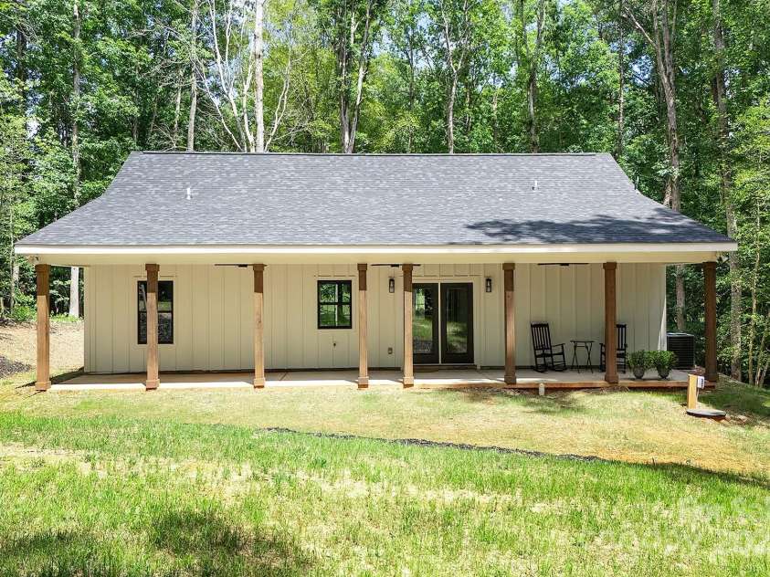 676 Chapel Hill Drive, Troy, NC 27371.  MLS# CAR4242264, YatesRealty ID 26516. 