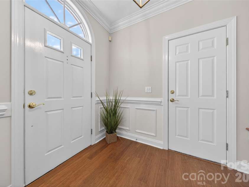 9024 Bonnie Briar Circle, Charlotte, NC 28277.  MLS# CAR4383009, YatesRealty ID 26516. 