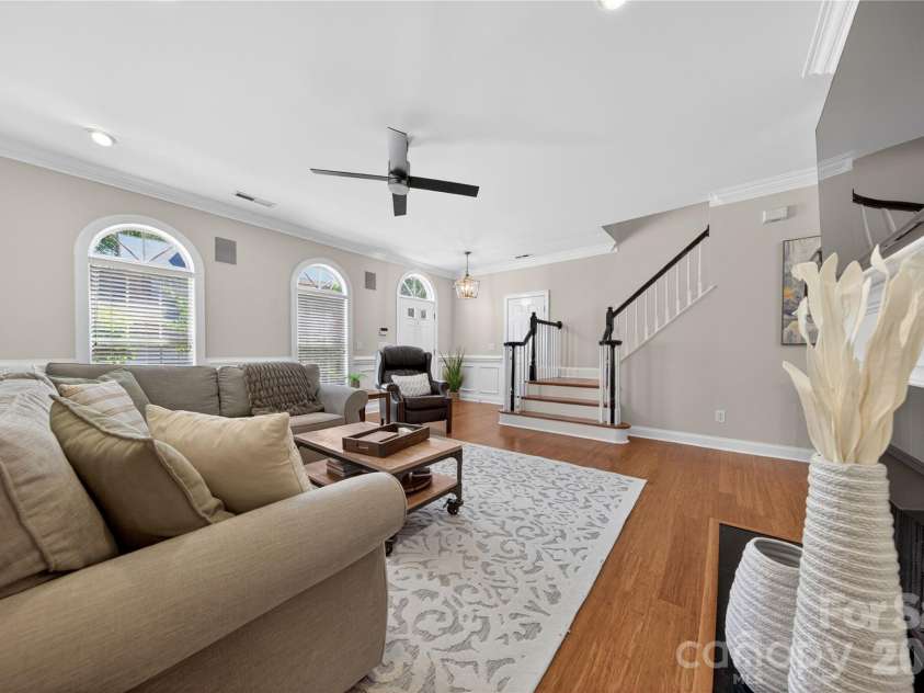 9024 Bonnie Briar Circle, Charlotte, NC 28277.  MLS# CAR4383009, YatesRealty ID 26516. 