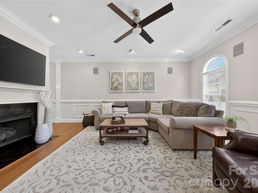 9024 Bonnie Briar Circle, Charlotte, NC 28277.  MLS# CAR4383009, YatesRealty ID 26516. 