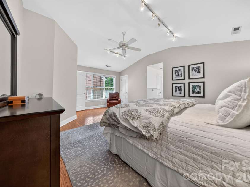 9024 Bonnie Briar Circle, Charlotte, NC 28277.  MLS# CAR4383009, YatesRealty ID 26516. 
