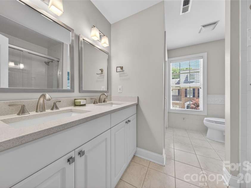9024 Bonnie Briar Circle, Charlotte, NC 28277.  MLS# CAR4383009, YatesRealty ID 26516. 
