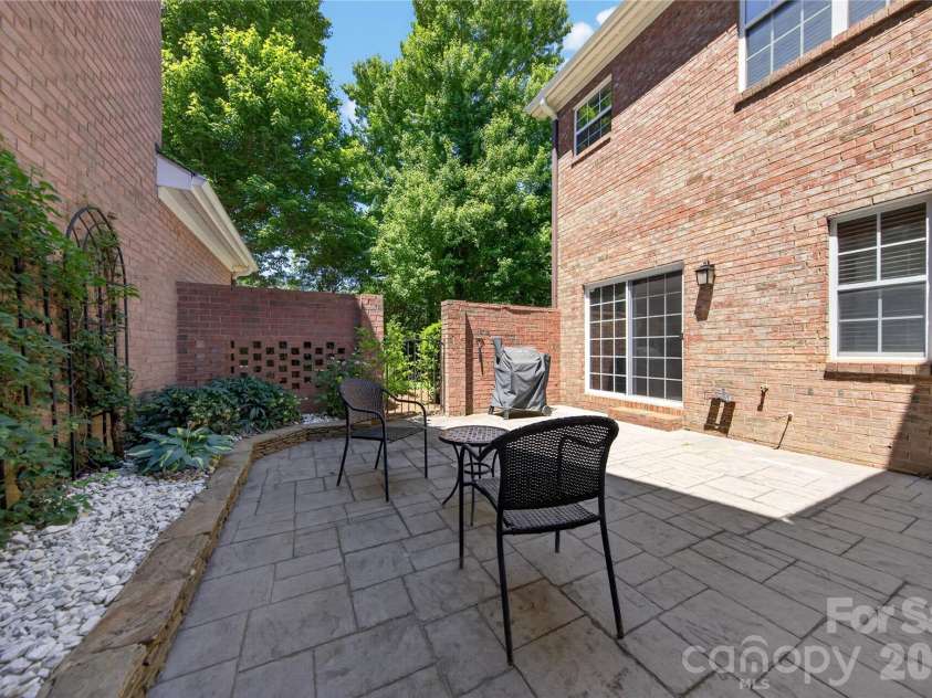 9024 Bonnie Briar Circle, Charlotte, NC 28277.  MLS# CAR4383009, YatesRealty ID 26516. 