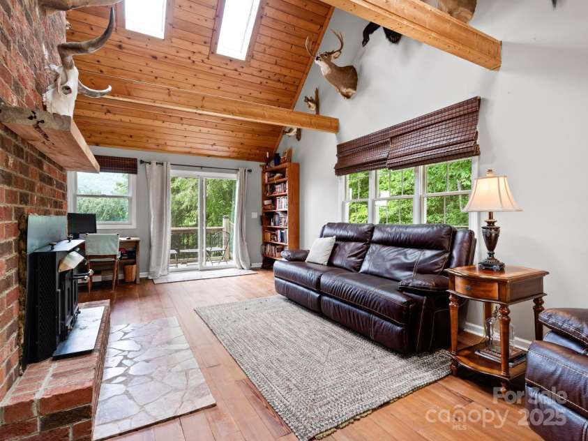 3 Neighborly Drive, Candler, NC 28715.  MLS# CAR4279454, YatesRealty ID 26517. Den