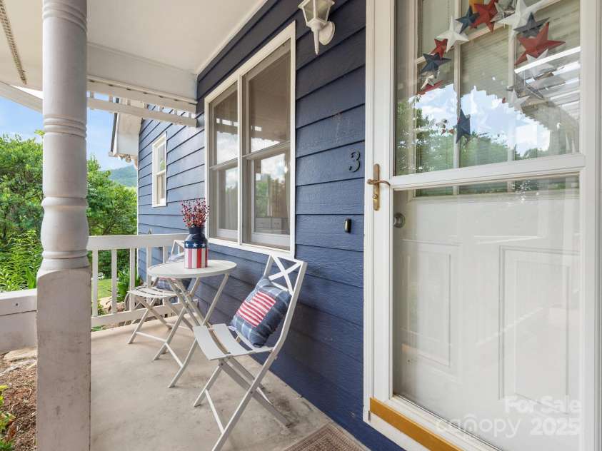 3 Neighborly Drive, Candler, NC 28715.  MLS# CAR4279454, YatesRealty ID 26517. Front Porch