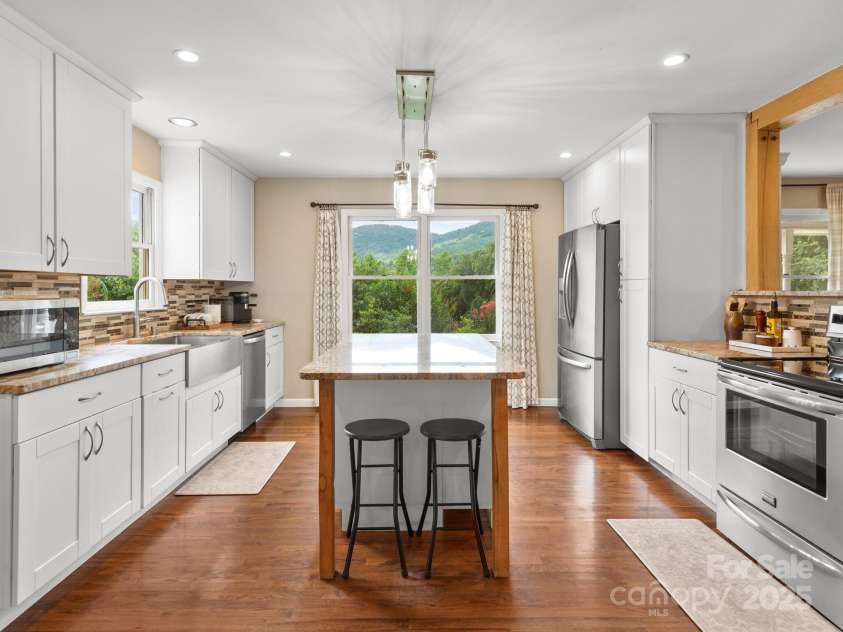 3 Neighborly Drive, Candler, NC 28715.  MLS# CAR4279454, YatesRealty ID 26517. Kitchen