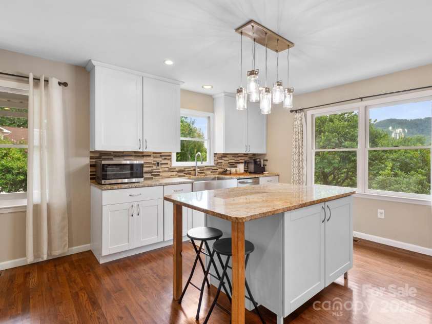 3 Neighborly Drive, Candler, NC 28715.  MLS# CAR4279454, YatesRealty ID 26517. Kitchen