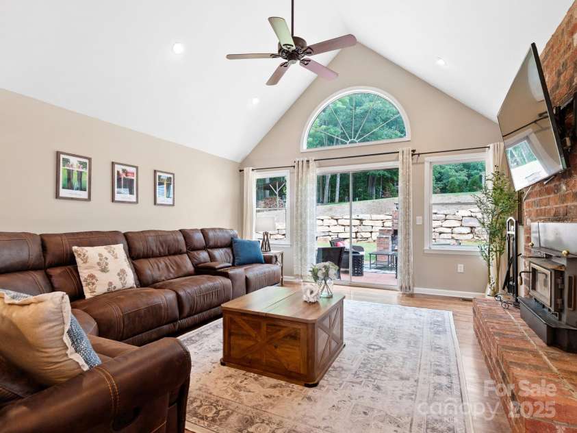 3 Neighborly Drive, Candler, NC 28715.  MLS# CAR4279454, YatesRealty ID 26517. Living Room