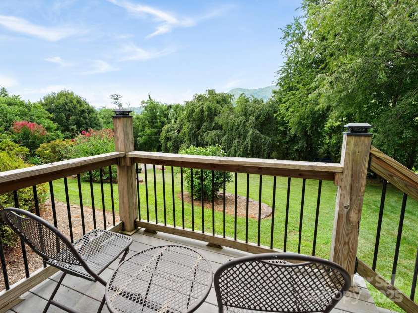 3 Neighborly Drive, Candler, NC 28715.  MLS# CAR4279454, YatesRealty ID 26517. Porch