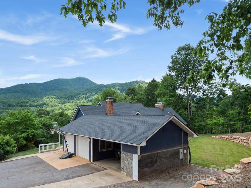 3 Neighborly Drive, Candler, NC 28715.  MLS# CAR4279454, YatesRealty ID 26517. View