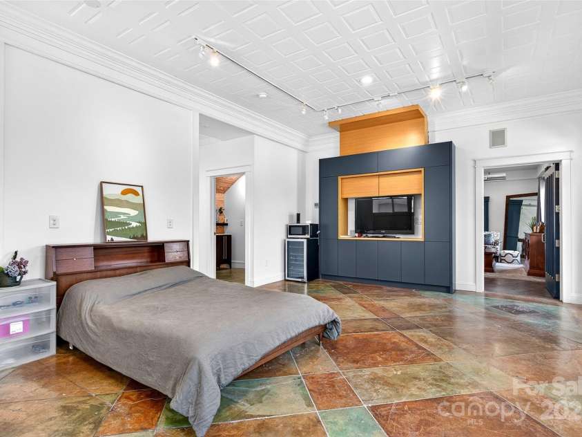 626 Old Lytle Cove Road, Swannanoa, NC 28778.  MLS# CAR4276600, YatesRealty ID 26518. 