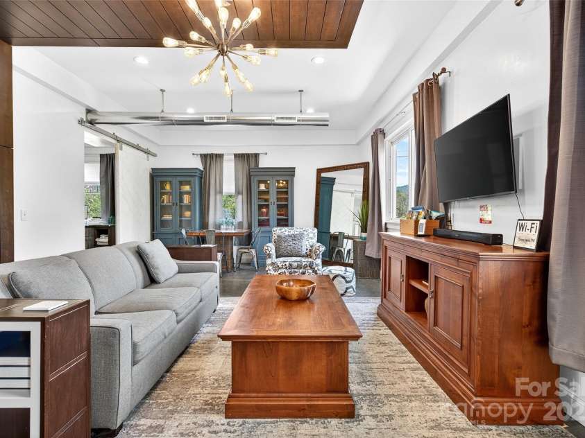 626 Old Lytle Cove Road, Swannanoa, NC 28778.  MLS# CAR4276600, YatesRealty ID 26518. 