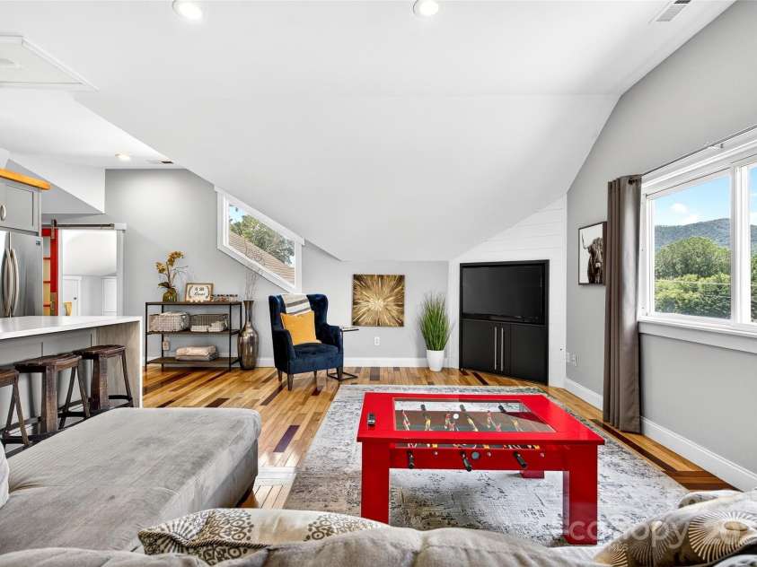 626 Old Lytle Cove Road, Swannanoa, NC 28778.  MLS# CAR4276600, YatesRealty ID 26518. 