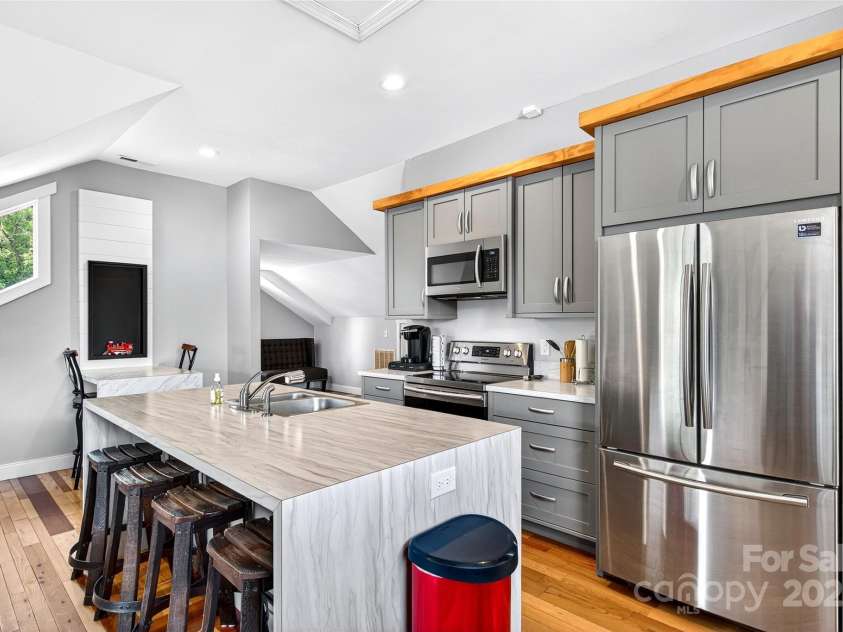 626 Old Lytle Cove Road, Swannanoa, NC 28778.  MLS# CAR4276600, YatesRealty ID 26518. 