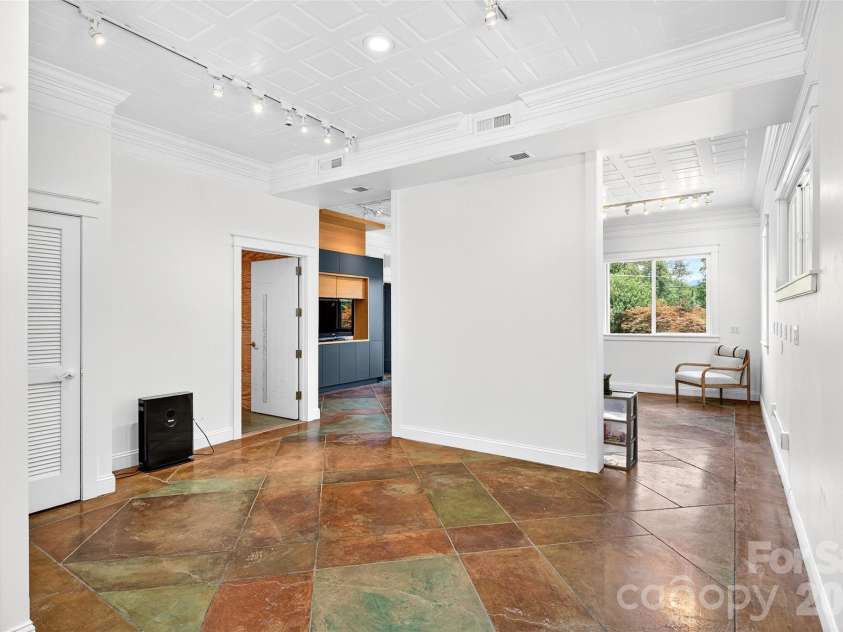 626 Old Lytle Cove Road, Swannanoa, NC 28778.  MLS# CAR4341042, YatesRealty ID 26518. 