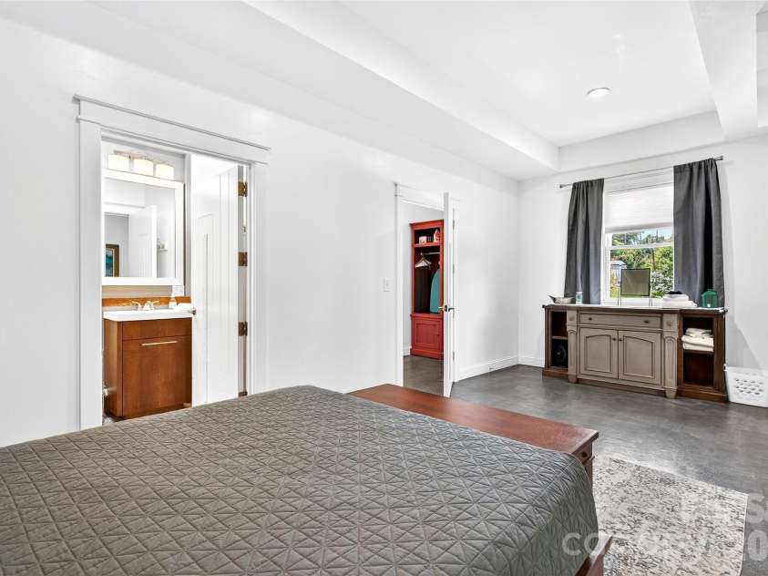 626 Old Lytle Cove Road, Swannanoa, NC 28778.  MLS# CAR4341042, YatesRealty ID 26518. 