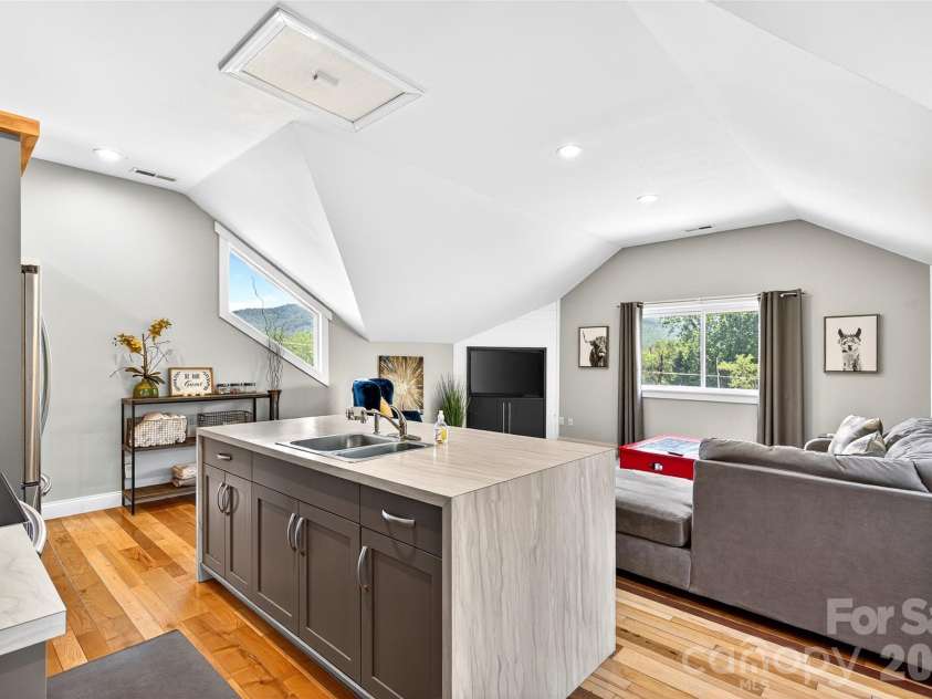 626 Old Lytle Cove Road, Swannanoa, NC 28778.  MLS# CAR4341042, YatesRealty ID 26518. 