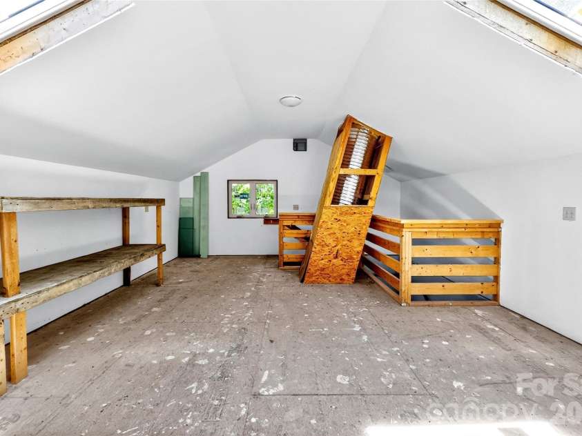 626 Old Lytle Cove Road, Swannanoa, NC 28778.  MLS# CAR4341042, YatesRealty ID 26518. 