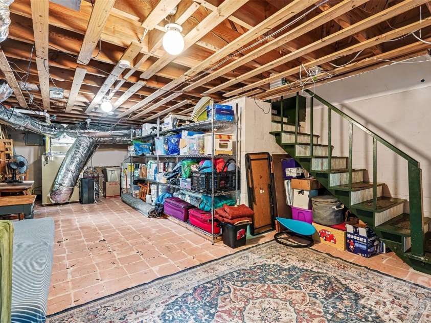 812 Saint Michaels Lane, Gastonia, NC 28052.  MLS# CAR4384333, YatesRealty ID 26518. 