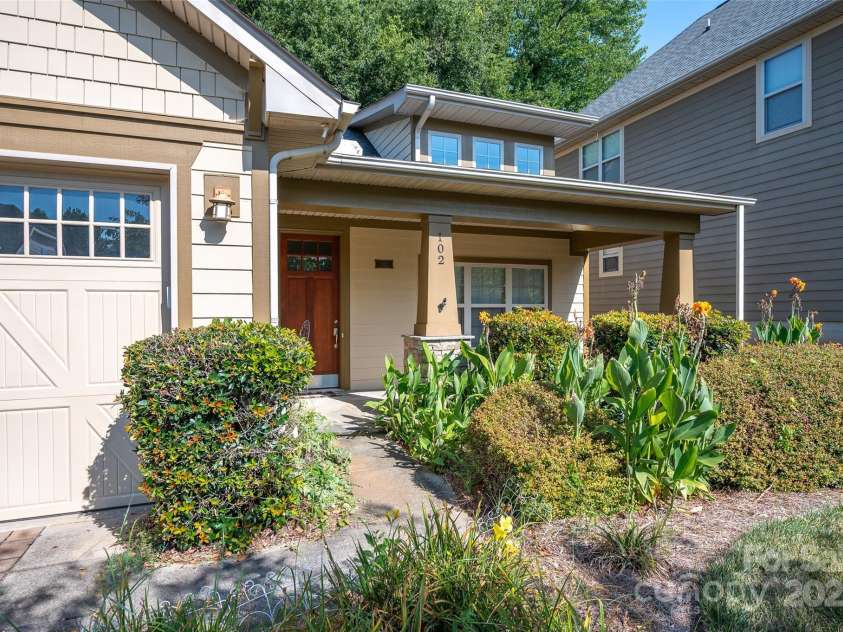 102 Coral Lane, Mooresville, NC 28117.  MLS# CAR4282698, YatesRealty ID 2652. 