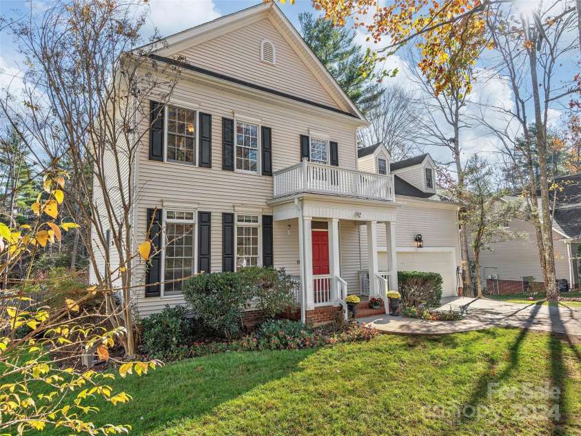 906 Woodvine Road, Asheville, NC 28803.  MLS# CAR4199276, YatesRealty ID 2652. 