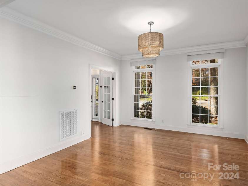 906 Woodvine Road, Asheville, NC 28803.  MLS# CAR4199276, YatesRealty ID 2652. 