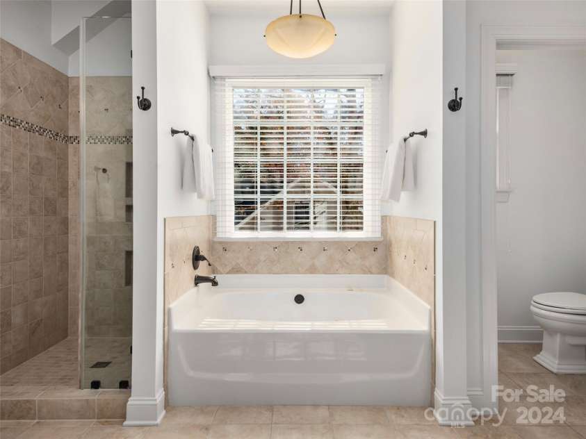 906 Woodvine Road, Asheville, NC 28803.  MLS# CAR4199276, YatesRealty ID 2652. 