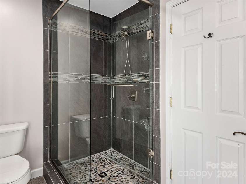 906 Woodvine Road, Asheville, NC 28803.  MLS# CAR4199276, YatesRealty ID 2652. 