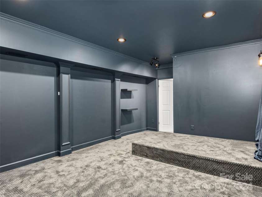 906 Woodvine Road, Asheville, NC 28803.  MLS# CAR4199276, YatesRealty ID 2652. 