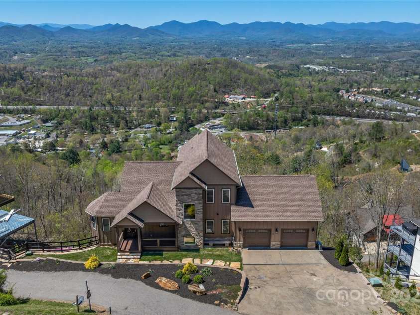 179 Serenity Ridge Trail, Asheville, NC 28804.  MLS# CAR4241868, YatesRealty ID 26520. 