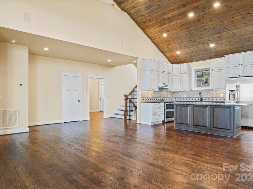 179 Serenity Ridge Trail, Asheville, NC 28804.  MLS# CAR4241868, YatesRealty ID 26520. 