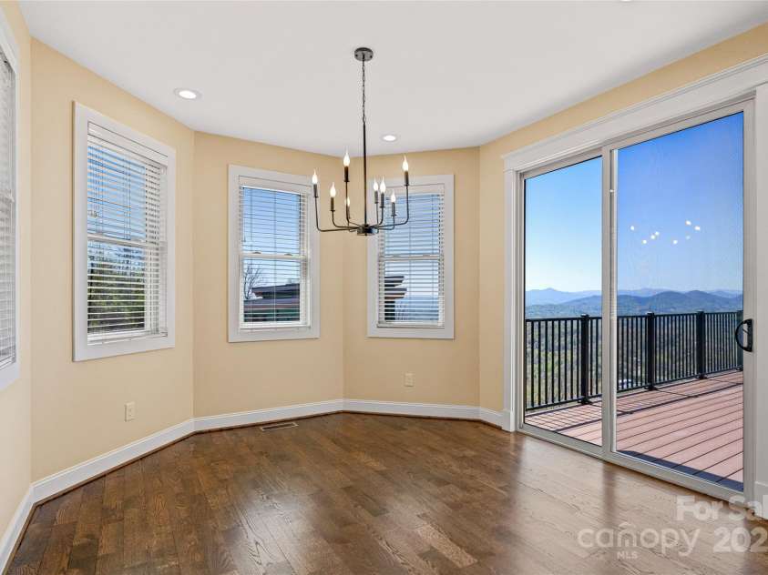 179 Serenity Ridge Trail, Asheville, NC 28804.  MLS# CAR4241868, YatesRealty ID 26520. Dining Room