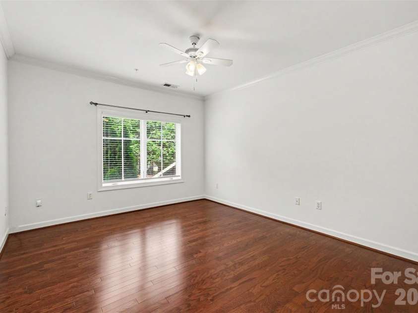 1903 Kenilworth Avenue, Charlotte, NC 28203.  MLS# CAR4406478, YatesRealty ID 26521. Primary bedroom
