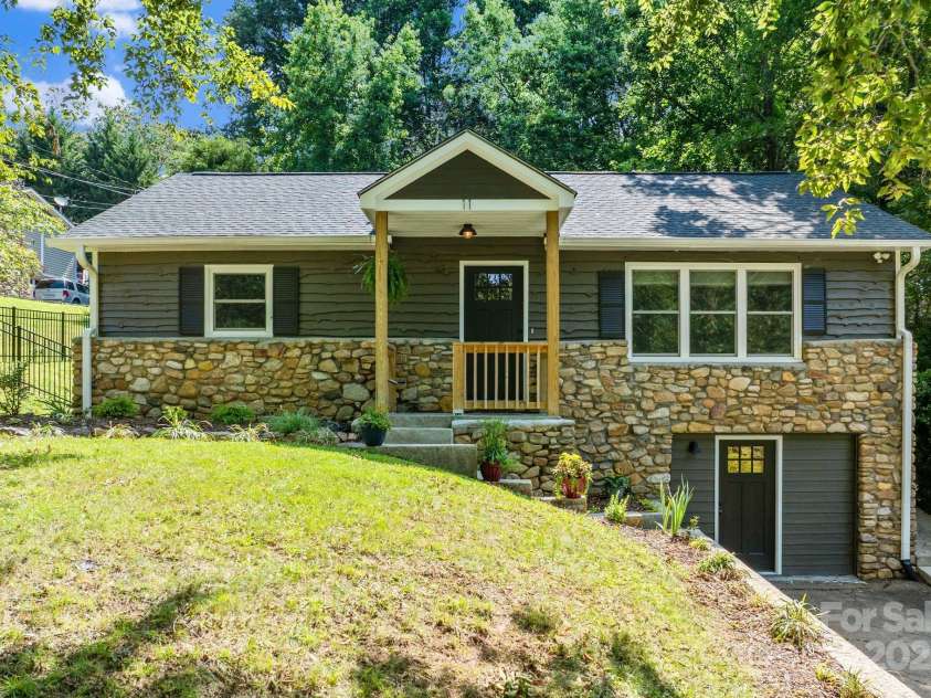 11 Upland Road, Asheville, NC 28804.  MLS# CAR4276545, YatesRealty ID 26522. 11 Upland Road