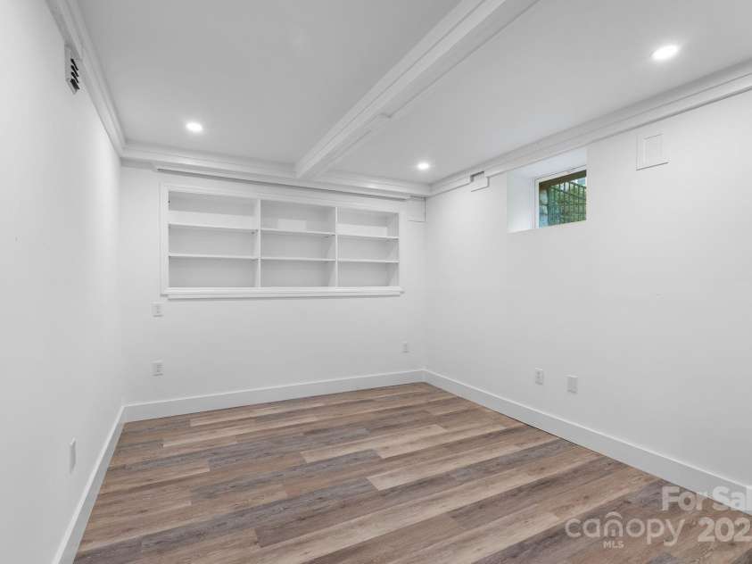 11 Upland Road, Asheville, NC 28804.  MLS# CAR4276545, YatesRealty ID 26522. Bonus/Bedroom in Basement