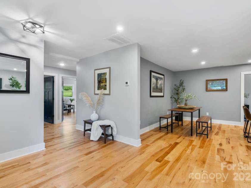 11 Upland Road, Asheville, NC 28804.  MLS# CAR4276545, YatesRealty ID 26522. Gorgeous Maple Flooring Throughout