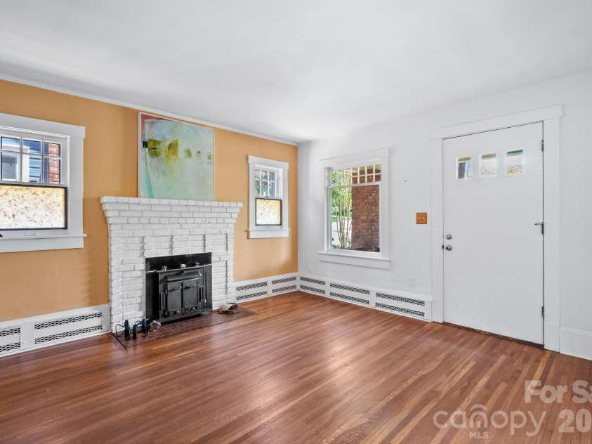 111 Norwood Avenue, Asheville, NC 28804.  MLS# CAR4384865, YatesRealty ID 26522. 