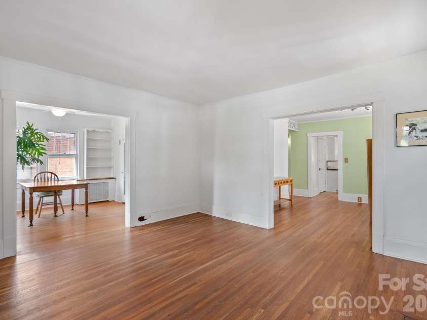 111 Norwood Avenue, Asheville, NC 28804.  MLS# CAR4384865, YatesRealty ID 26522. 